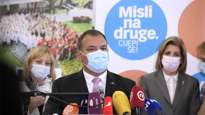 Od 123 umrlih proteklog tjedna, 93 nije bilo cijepljeno. Svi preminuli u dobi 30-64 godina nisu bili cijepljeni